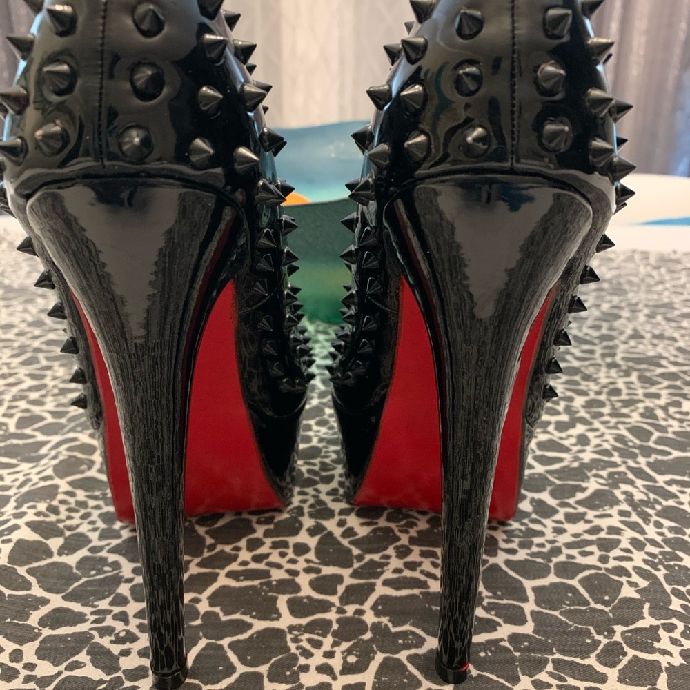 Beautiful Red bottom high heels!! - Picture 2 of 6